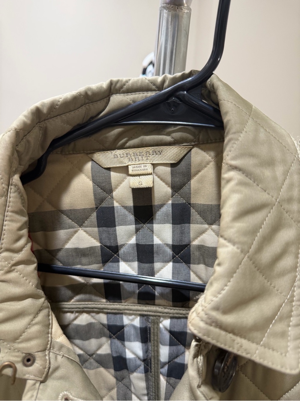 Quilted Beige Women’s Jacket with Plaid Lining - Picture 2 of 5